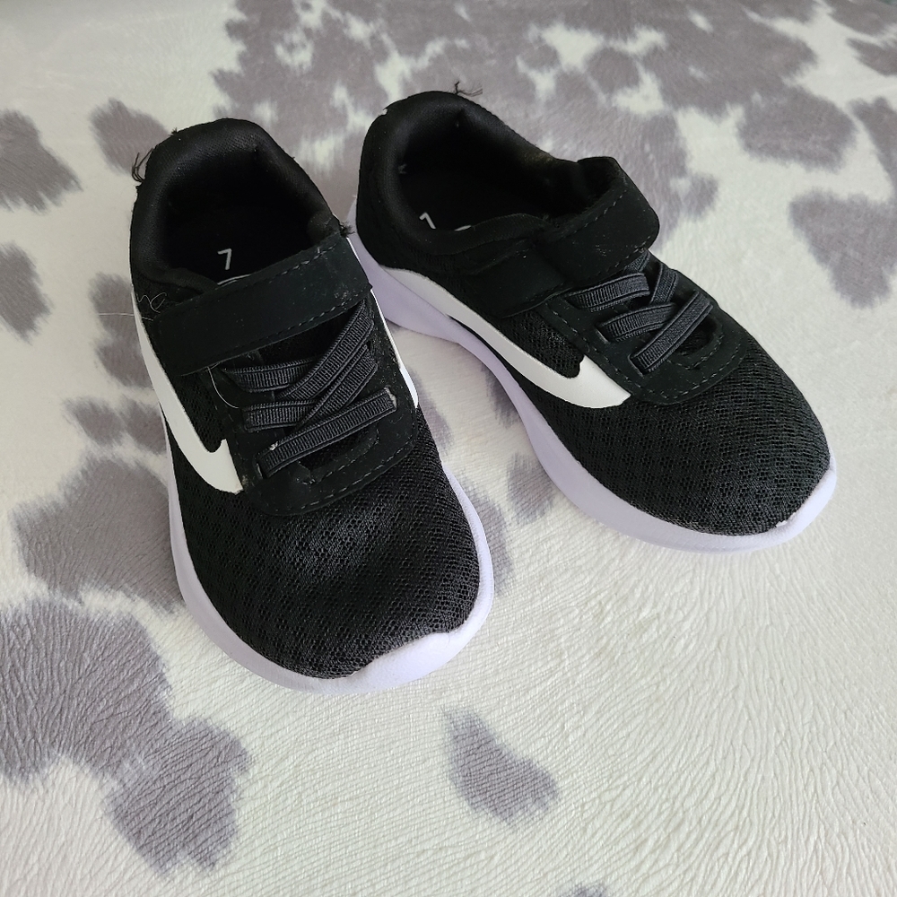 Boy's Tennis Shoes